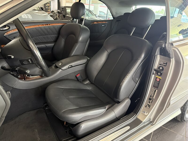 2005 Mercedes-Benz CLK CLK 500 2DR CONVERTIBLE - Photo 10 - Hamilton, OH 45015