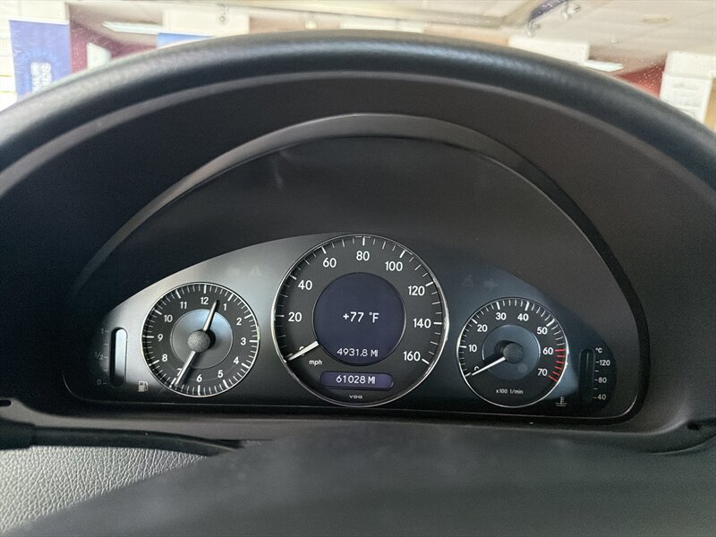 2005 Mercedes-Benz CLK CLK 500 2DR CONVERTIBLE - Photo 12 - Hamilton, OH 45015