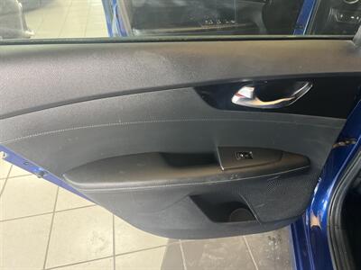 2019 Kia Forte S   - Photo 20 - Hamilton, OH 45015