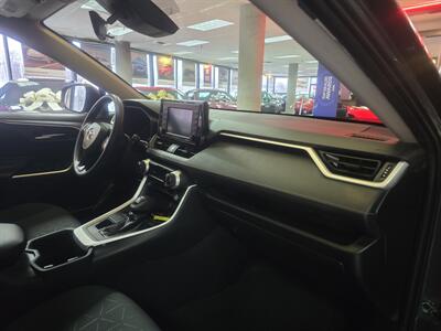 2022 Toyota RAV4 XLE 4DR SUV AWD   - Photo 16 - Hamilton, OH 45015