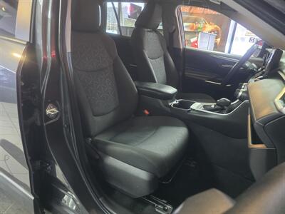 2022 Toyota RAV4 XLE 4DR SUV AWD   - Photo 17 - Hamilton, OH 45015