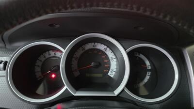 2015 Toyota Tacoma V6   - Photo 12 - Hamilton, OH 45015