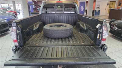 2015 Toyota Tacoma V6   - Photo 28 - Hamilton, OH 45015