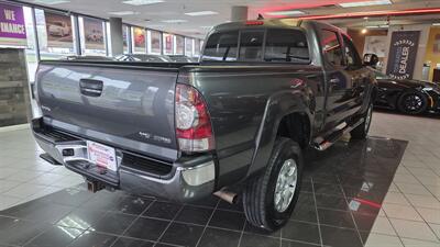 2015 Toyota Tacoma V6   - Photo 6 - Hamilton, OH 45015