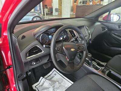 2017 Chevrolet Cruze LT Auto 4DR SEDAN   - Photo 5 - Hamilton, OH 45015