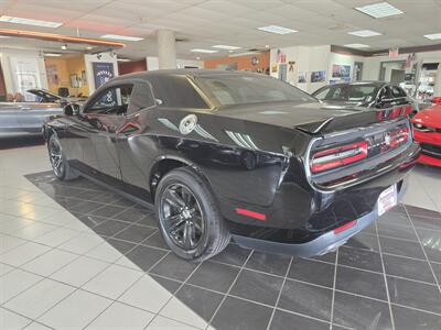 2018 Dodge Challenger SXT 2DR COUPE   - Photo 6 - Hamilton, OH 45015