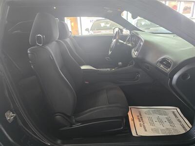 2018 Dodge Challenger SXT 2DR COUPE   - Photo 13 - Hamilton, OH 45015