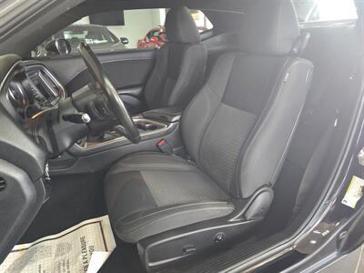 2018 Dodge Challenger SXT 2DR COUPE   - Photo 9 - Hamilton, OH 45015