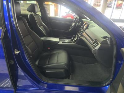 2018 Honda Accord Sport 4DR SEDAN [1.5T I4 CVT]   - Photo 14 - Hamilton, OH 45015