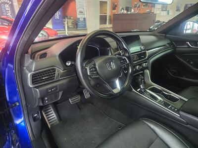 2018 Honda Accord Sport 4DR SEDAN [1.5T I4 CVT]   - Photo 8 - Hamilton, OH 45015