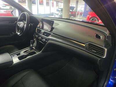 2018 Honda Accord Sport 4DR SEDAN [1.5T I4 CVT]   - Photo 13 - Hamilton, OH 45015