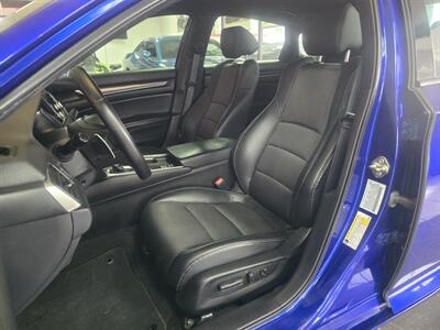 2018 Honda Accord Sport 4DR SEDAN [1.5T I4 CVT]   - Photo 9 - Hamilton, OH 45015