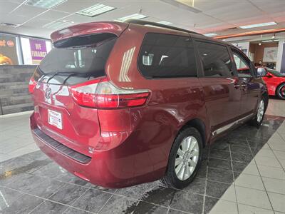 2017 Toyota Sienna XLE 7-Passenger 4DR MINI-VAN   - Photo 4 - Hamilton, OH 45015