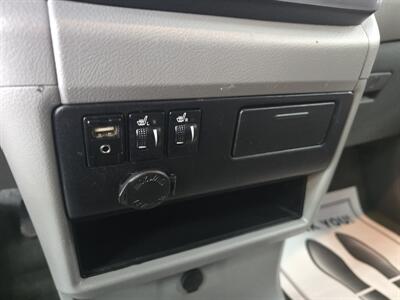2017 Toyota Sienna XLE 7-Passenger 4DR MINI-VAN   - Photo 20 - Hamilton, OH 45015