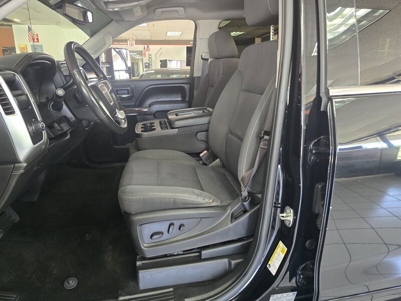 2017 GMC Sierra 1500 SLE-CREW CAB - Photo 9 - Hamilton, OH 45015