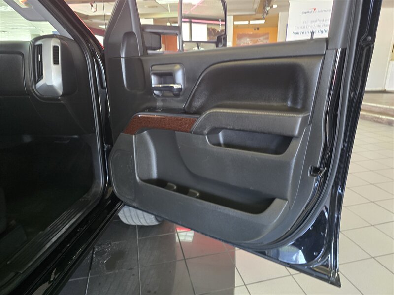 2017 GMC Sierra 1500 SLE-CREW CAB - Photo 12 - Hamilton, OH 45015