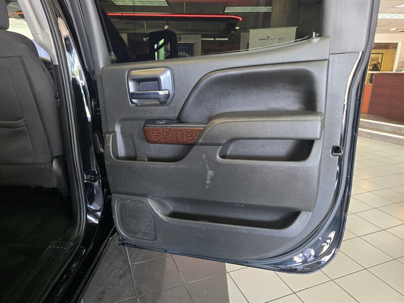 2017 GMC Sierra 1500 SLE-CREW CAB - Photo 15 - Hamilton, OH 45015