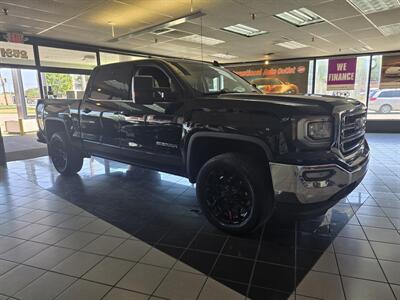 2017 GMC Sierra 1500 SLE-CREW CAB - Photo 3 - Hamilton, OH 45015