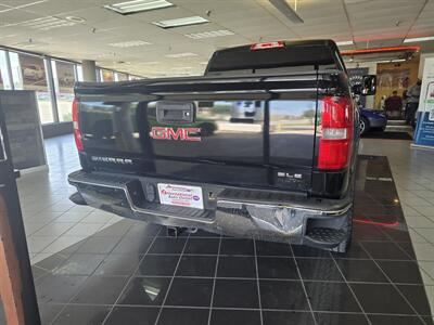 2017 GMC Sierra 1500 SLE-CREW CAB - Photo 5 - Hamilton, OH 45015