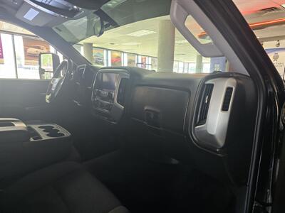 2017 GMC Sierra 1500 SLE-CREW CAB - Photo 13 - Hamilton, OH 45015