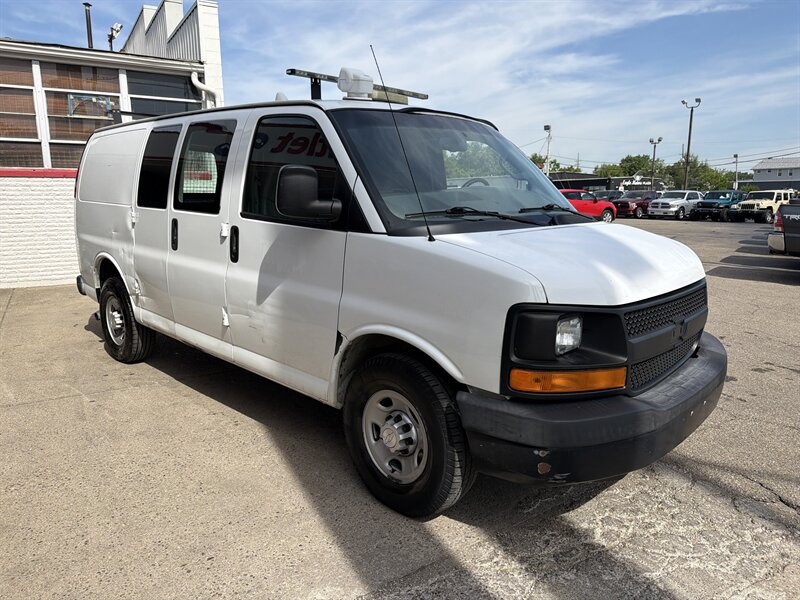 2017 Chevrolet Express 2500 - Photo 4 - Hamilton, OH 45015