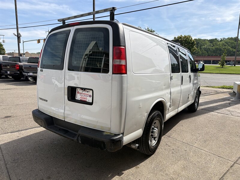 2017 Chevrolet Express 2500 - Photo 6 - Hamilton, OH 45015