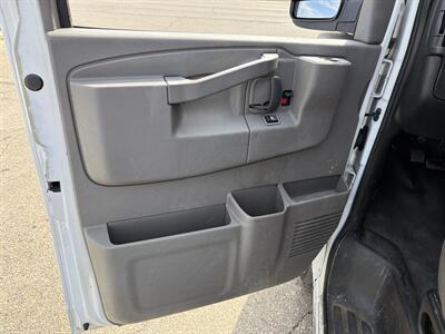 2017 Chevrolet Express 2500 - Photo 16 - Hamilton, OH 45015