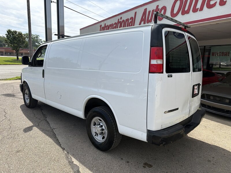 2017 Chevrolet Express 2500 - Photo 8 - Hamilton, OH 45015