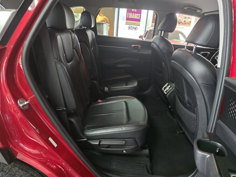 2022 Kia Sorento Hybrid S 4DR SUV AWD - Photo 18 - Hamilton, OH 45015