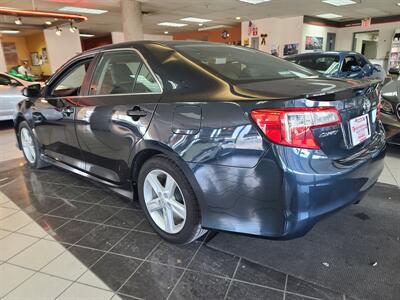 2014 Toyota Camry SE 4DR SEDAN   - Photo 6 - Hamilton, OH 45015