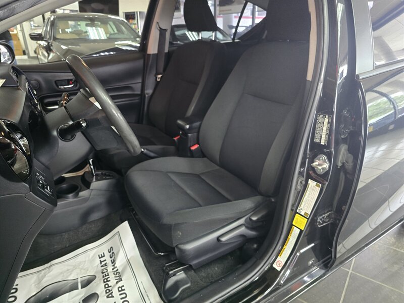 2015 Toyota Prius c Two 4DR HATCHBACK - Photo 9 - Hamilton, OH 45015