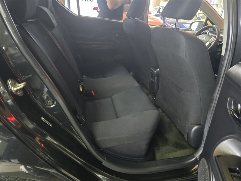 2015 Toyota Prius c Two 4DR HATCHBACK - Photo 16 - Hamilton, OH 45015