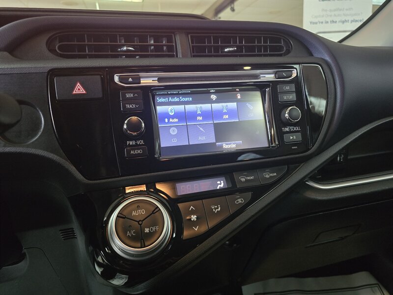 2015 Toyota Prius c Two 4DR HATCHBACK - Photo 21 - Hamilton, OH 45015