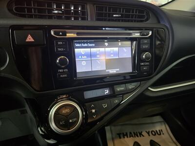 2015 Toyota Prius c Two 4DR HATCHBACK - Photo 22 - Hamilton, OH 45015