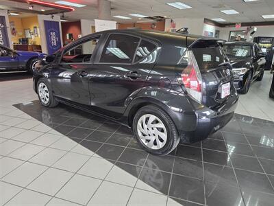 2015 Toyota Prius c Two 4DR HATCHBACK - Photo 6 - Hamilton, OH 45015