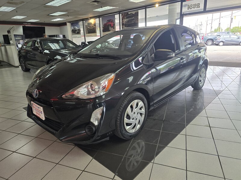 2015 Toyota Prius c Two 4DR HATCHBACK   - Photo 1 - Hamilton, OH 45015