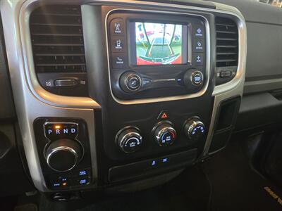 2019 RAM 1500 CLASSIC SLT CREW CAB 4X4/HEMI   - Photo 16 - Hamilton, OH 45015