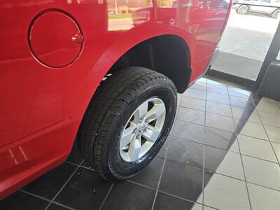 2019 RAM 1500 CLASSIC SLT CREW CAB 4X4/HEMI   - Photo 30 - Hamilton, OH 45015