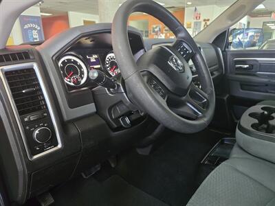 2019 RAM 1500 CLASSIC SLT CREW CAB 4X4/HEMI   - Photo 7 - Hamilton, OH 45015