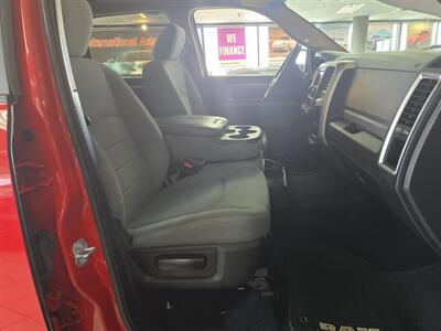 2019 RAM 1500 CLASSIC SLT CREW CAB 4X4/HEMI   - Photo 12 - Hamilton, OH 45015