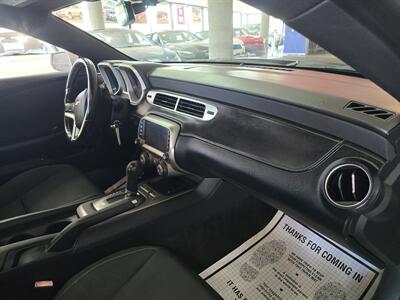 2015 Chevrolet Camaro LT 2DR COUPE w/1LT   - Photo 12 - Hamilton, OH 45015