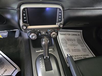 2015 Chevrolet Camaro LT 2DR COUPE w/1LT   - Photo 18 - Hamilton, OH 45015