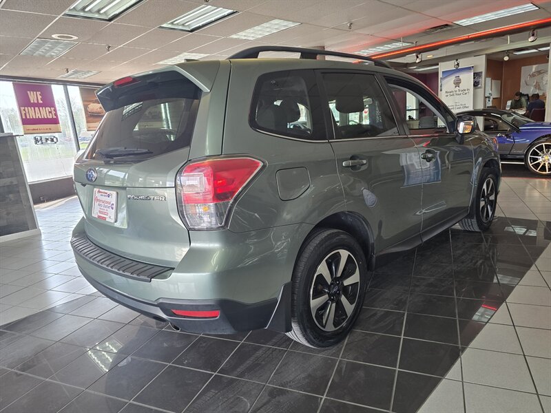 2017 Subaru Forester 2.5i Limited 4DR WAGON AWD - Photo 4 - Hamilton, OH 45015