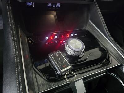 2023 Jeep Wagoneer L Series III 4DR SUV   - Photo 36 - Hamilton, OH 45015