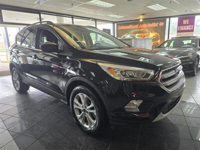 2017 Ford Escape SE   - Photo 3 - Hamilton, OH 45015
