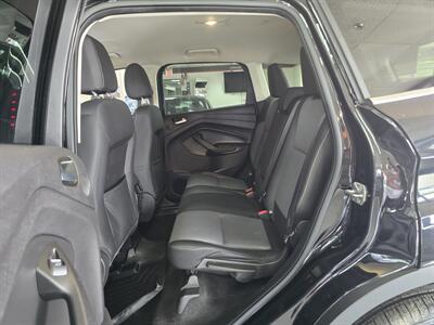 2017 Ford Escape SE   - Photo 11 - Hamilton, OH 45015