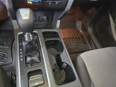 2017 Ford Escape SE   - Photo 19 - Hamilton, OH 45015