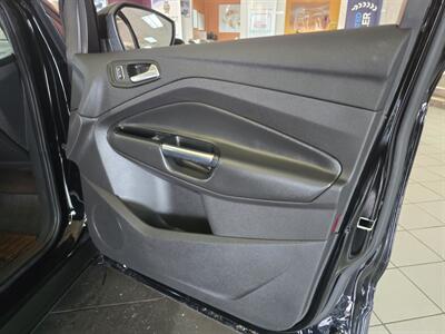 2017 Ford Escape SE   - Photo 12 - Hamilton, OH 45015