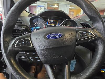 2017 Ford Escape SE   - Photo 27 - Hamilton, OH 45015