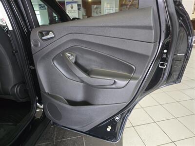 2017 Ford Escape SE   - Photo 15 - Hamilton, OH 45015